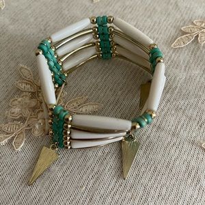 Thick beaded bracelet